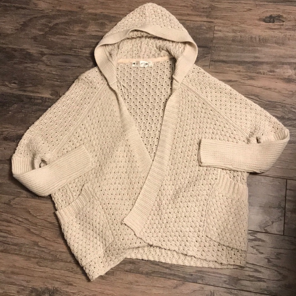 Loose fitting knit cardigan